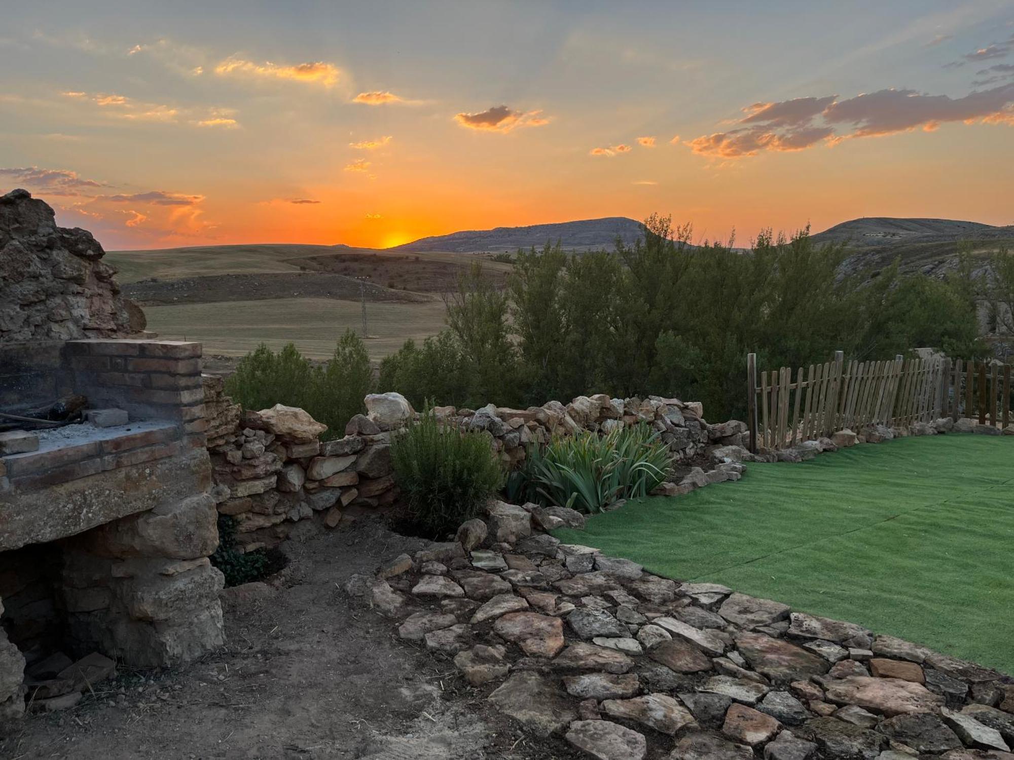 El Balcon De Reznos, Soria Villa Bagian luar foto