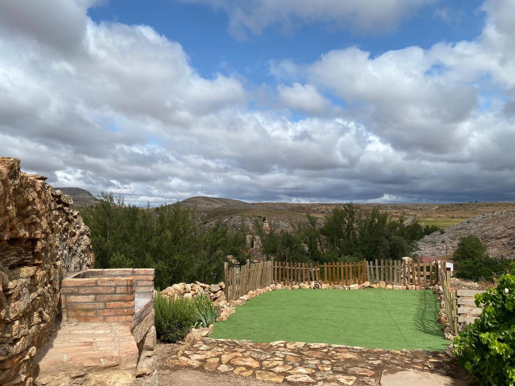 El Balcon De Reznos, Soria Villa Bagian luar foto